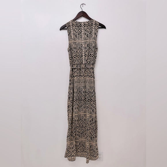 Colter embroidered maxi dress, size M. - Picture 2 of 4